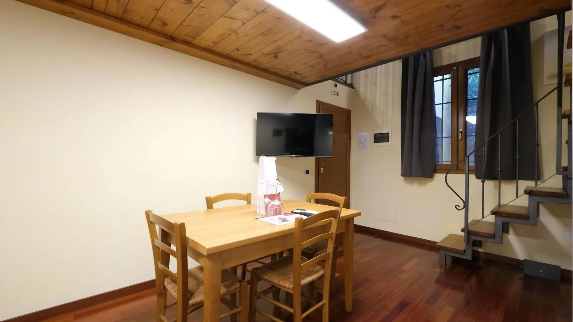 Wine Apartments Florence Barbaresco 0*,  إيطاليا