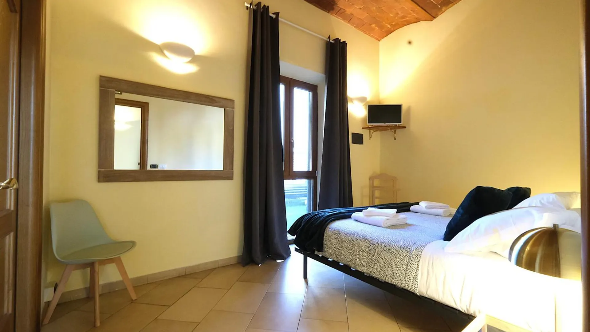 Wine Apartments Florence Barbaresco إيطاليا