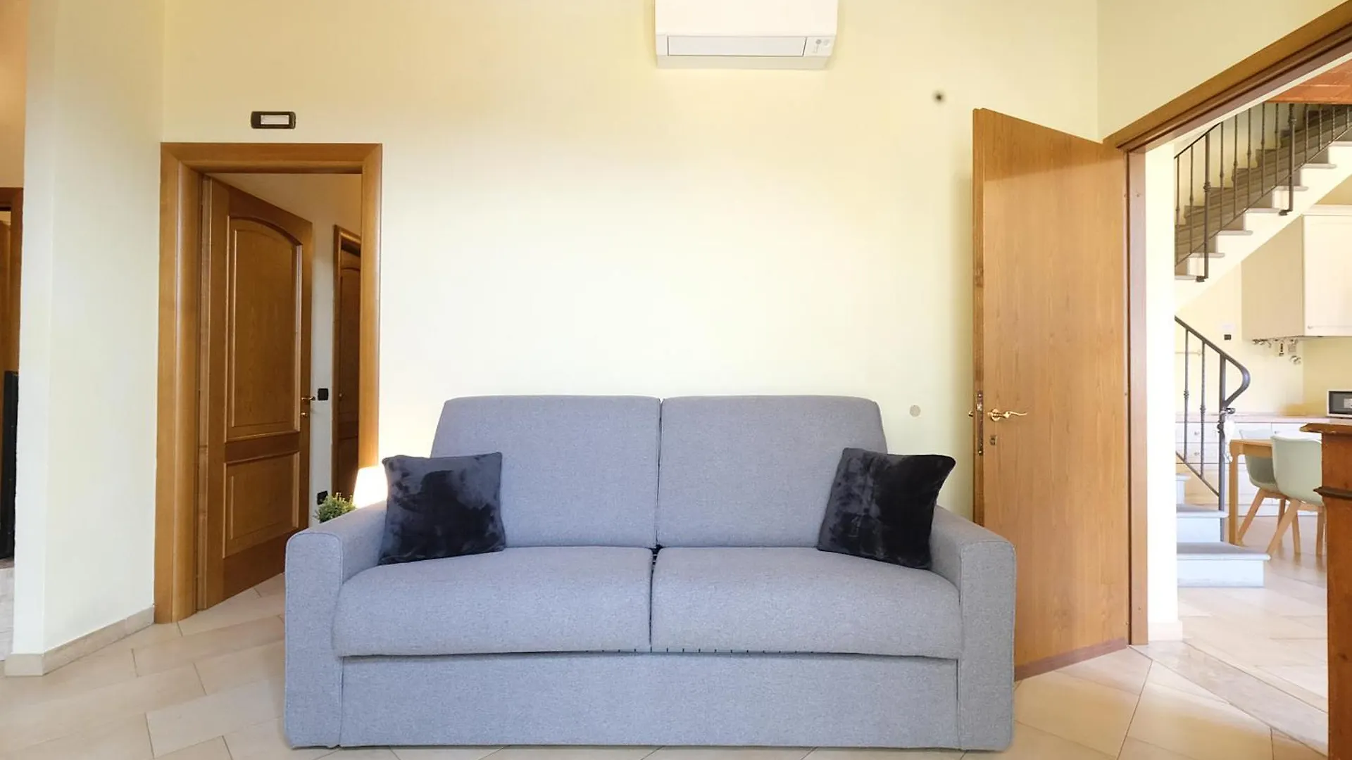 Wine Apartments Florence Barbaresco إيطاليا