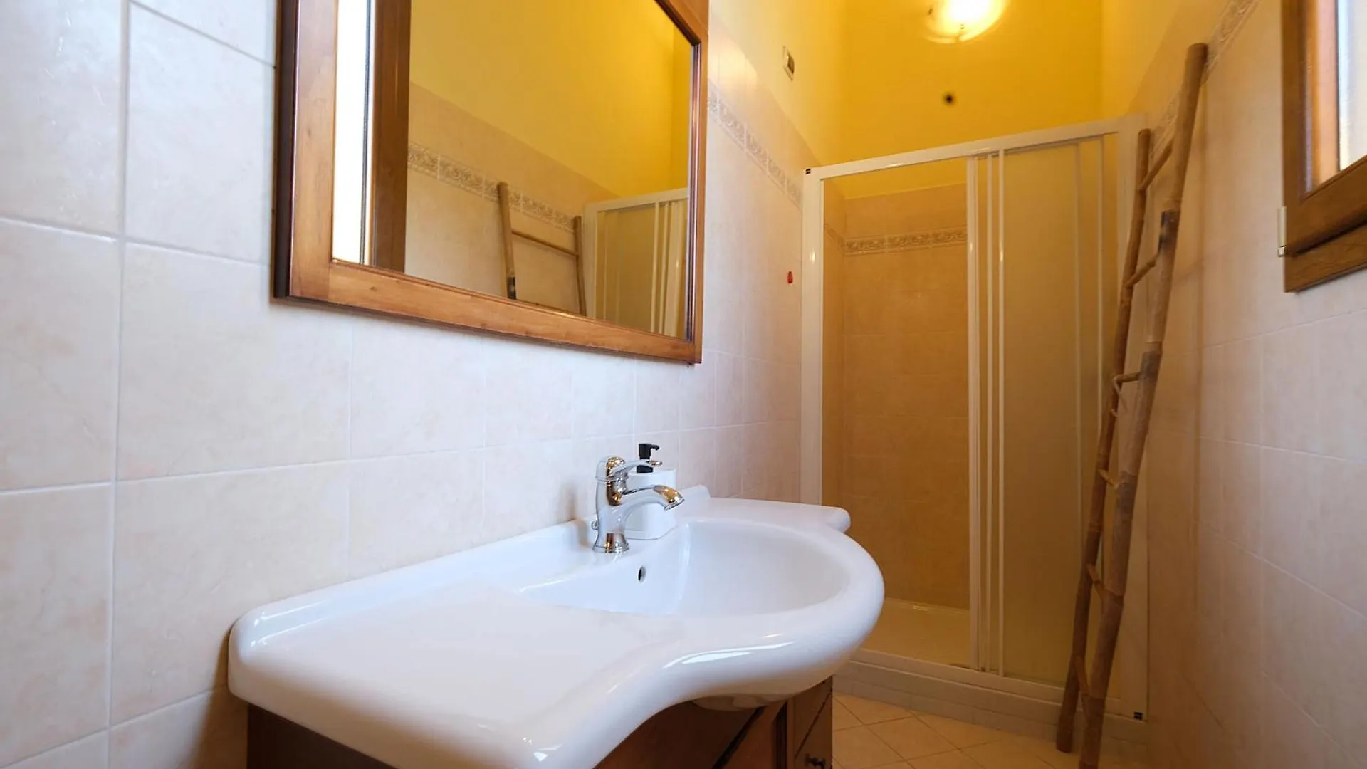 Wine Apartments Florence Barbaresco