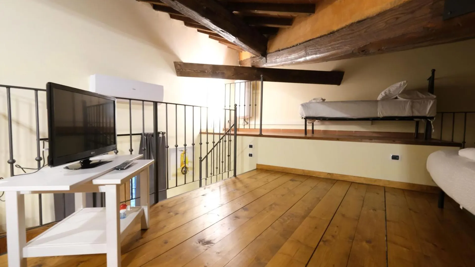 Wine Apartments Florence Barbaresco