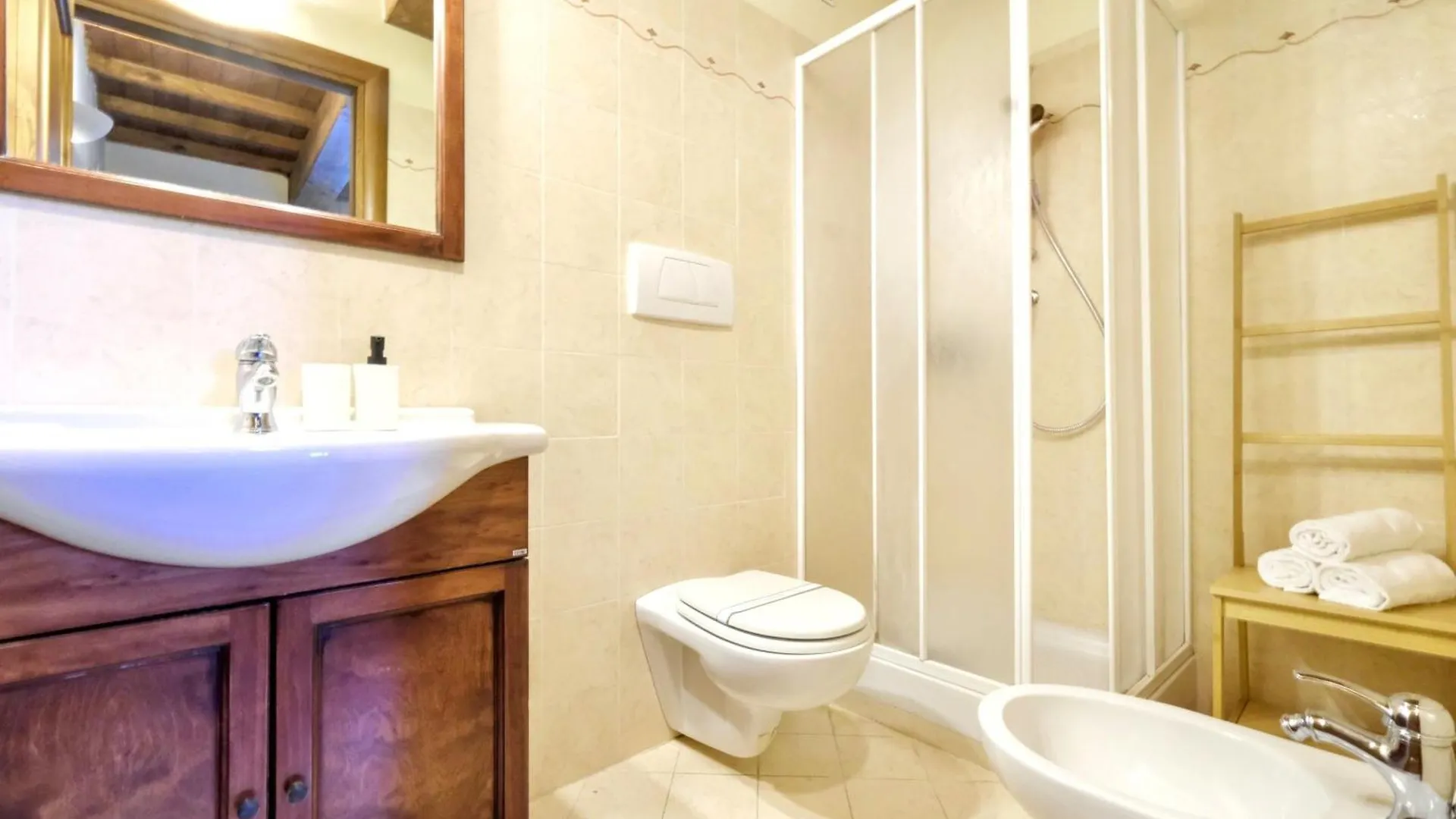 Wine Apartments Florence Barbaresco 0*,